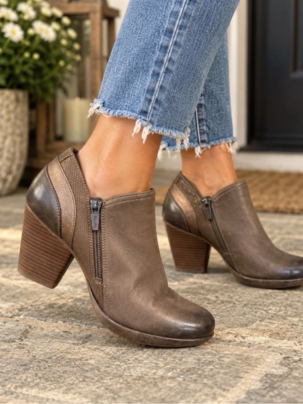 Dansko Marcia Women’s EU 38 US 7.5 - 8.0 Brown Leather Ankle Booties Block Heel